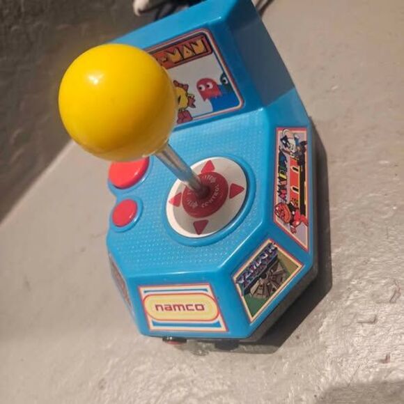 Ms Pac-Man Namco 5 n 1 Arcade Plug n Play - Picture 4 of 6